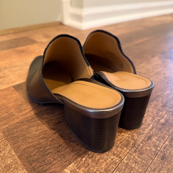 Vionic Claremont Block Heel Mule -Size 7 -Black - Picture 6 of 7